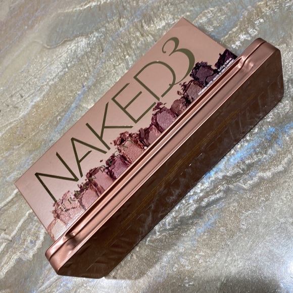 Urban Decay Naked 3 Eyeshadow Palette - Picture 7 of 7